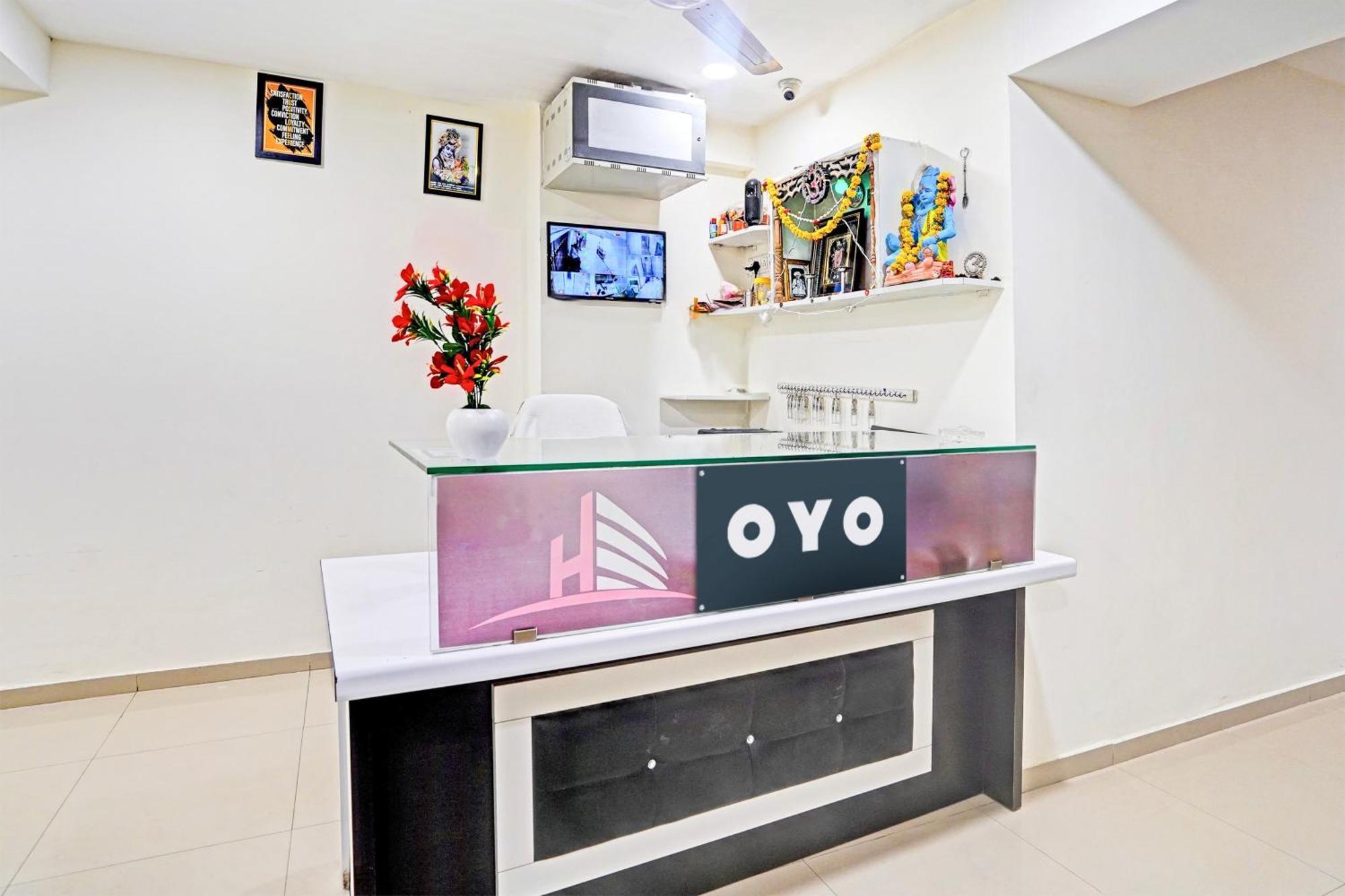 Hotel O Himalaya Inn Ahmedabad Exterior foto