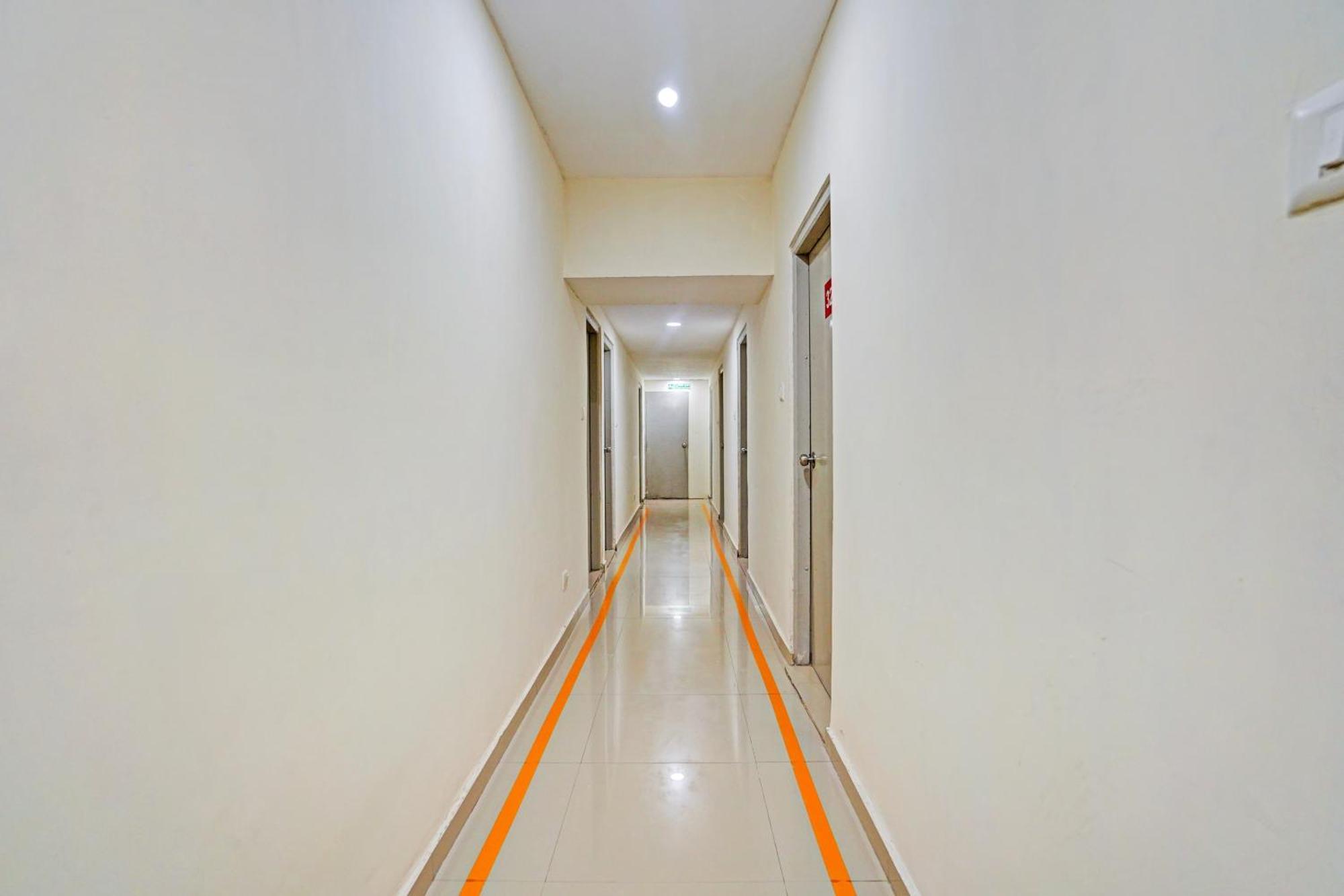 Hotel O Himalaya Inn Ahmedabad Exterior foto