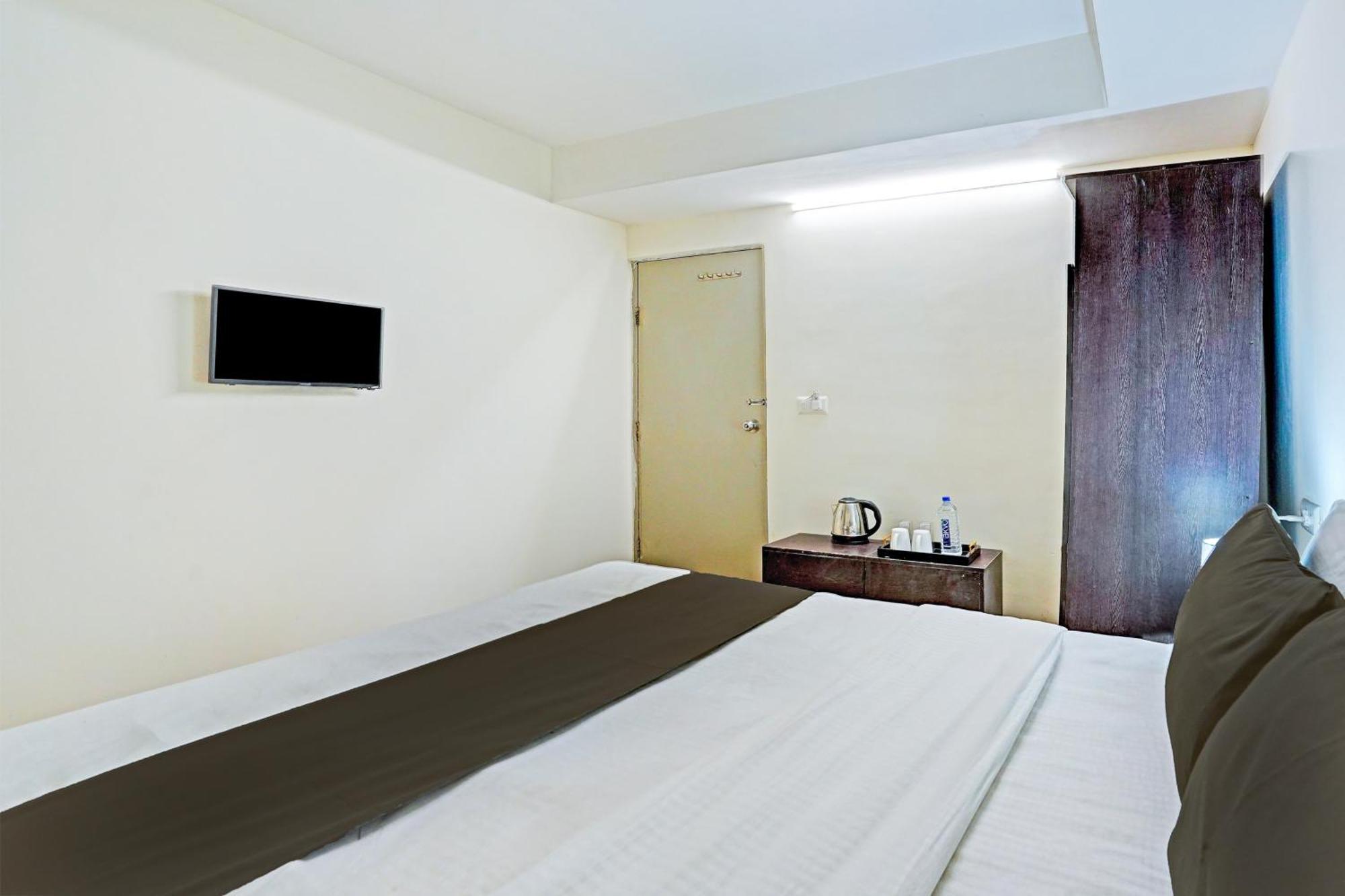 Hotel O Himalaya Inn Ahmedabad Exterior foto
